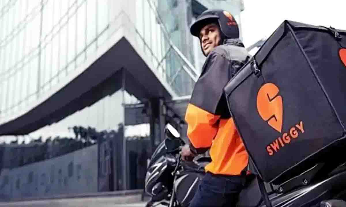 Swiggy IPO लाने से पहले 400 लोगों को निकालेगी नौकरी से, जाने छंटनी की वजह
