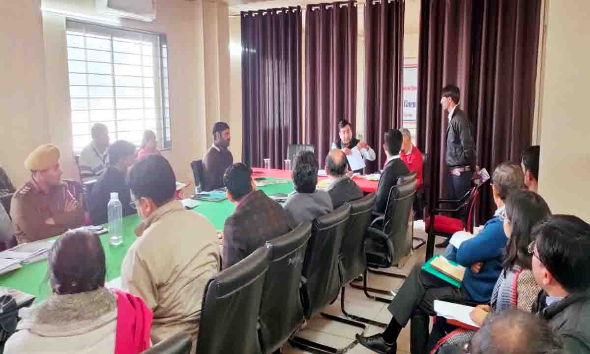 राजस्थान सरकार सूचना व जनसम्पर्क कार्यालय, खैरथल तिजारा (राजस्थान) जिला स्तरीय अधिकारियों की मासिक बैठक
