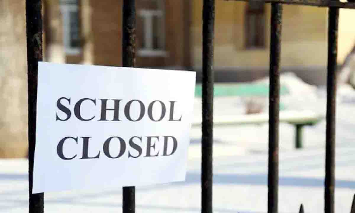 Aligarh : कक्षा नर्सरी से लेकर 8 तक के यूपी बोर्ड स्कूल 7 जनवरी तक रहेंगे बंद