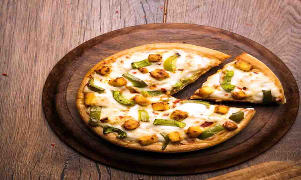 इस तरह घर में रखी ब्रेड से ऐसे बनाएं ब्रेड पनीर पिज्जा पॉप, जाने रेसिपी