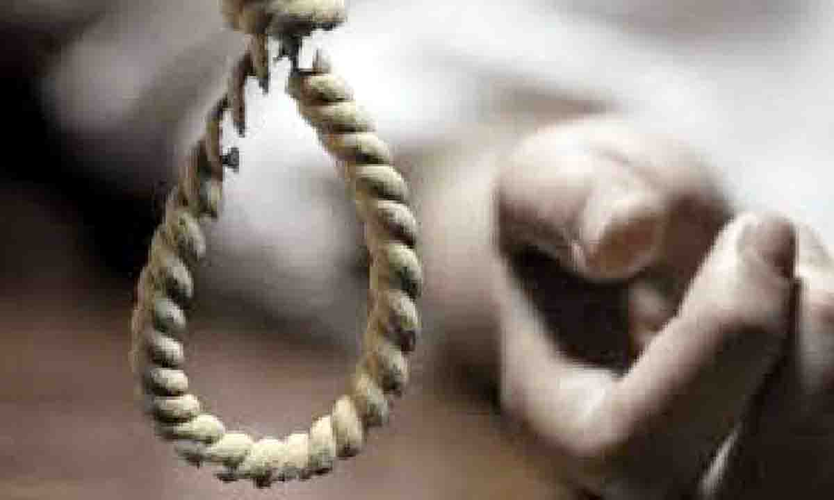 Bareilly : निजी अस्पताल में नर्स का काम करने वाली युवती का फंदे में लटका मिला शव