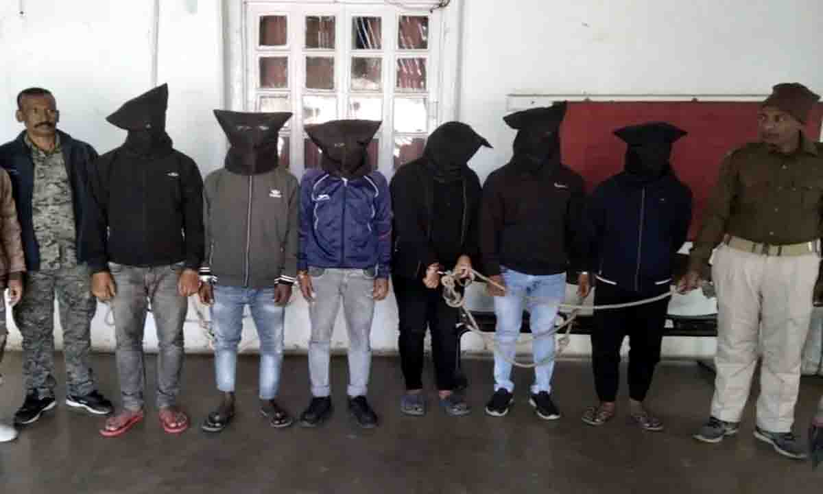 Giridih : प्रतिबिंब पोर्टल के माध्यम से छह साइबर अपराधी गिरफ्तार