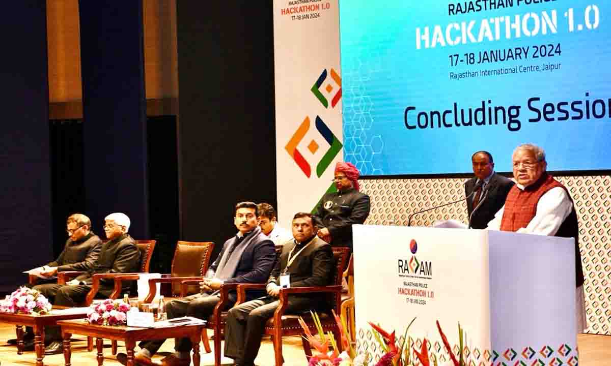 Jaipur : ‘साइबर सुरक्षा हैकाथॉन‘ के समापन सत्र में राज्यपाल मिश्र ने आर्टिफिशियल इंटेलिजेंस का सकारात्मक उपयोग