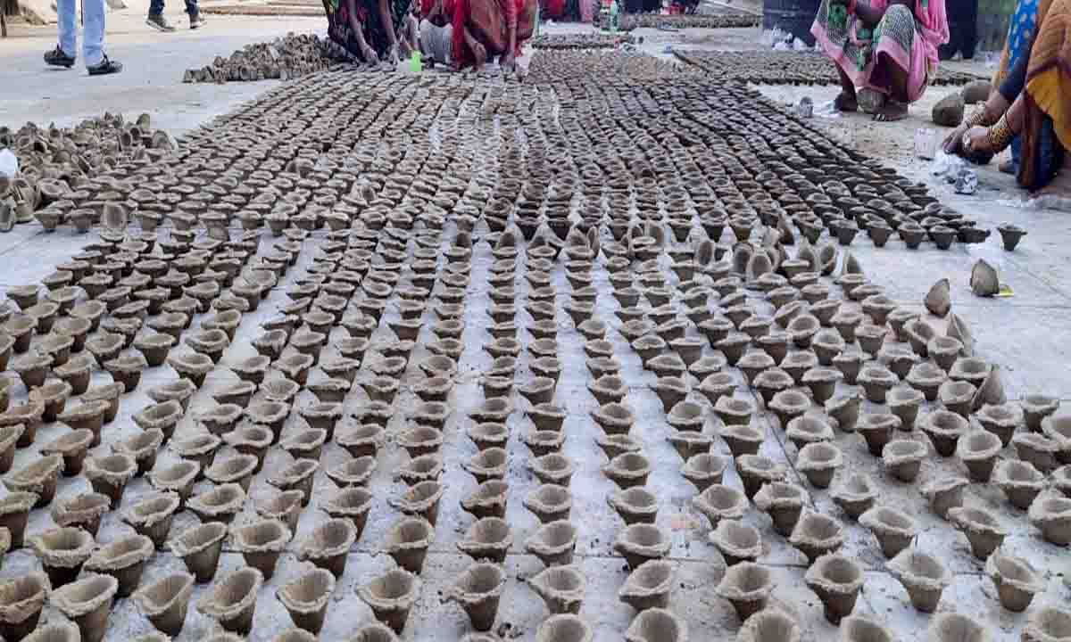 Bihar : दिवाली की तरह प्राण प्रतिष्ठा पर 15 लाख से अधिक दीयों से जगमग होगा मुजफ्फरपुर