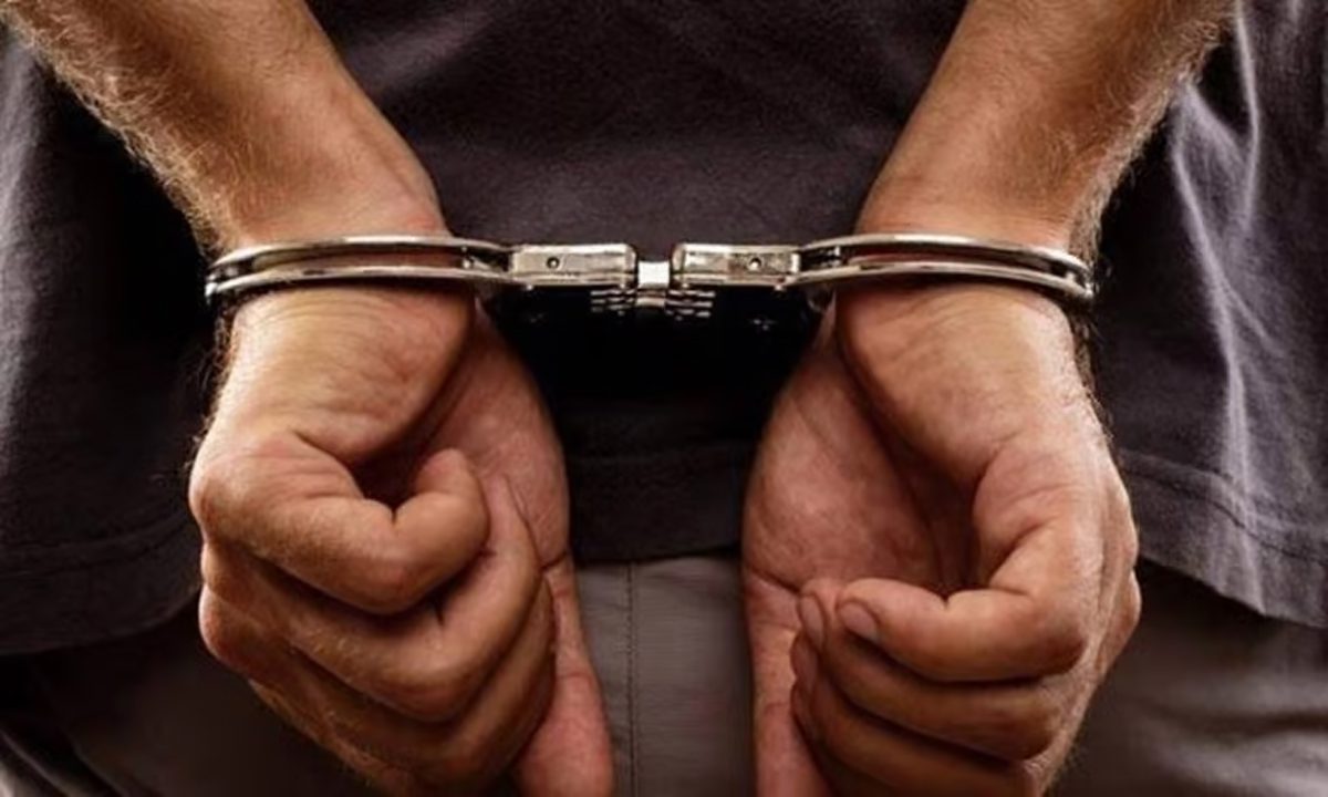 स्टारबक्स में फ़िलिस्तीन समर्थक पोस्टर, 6 छात्र गिरफ़्तार