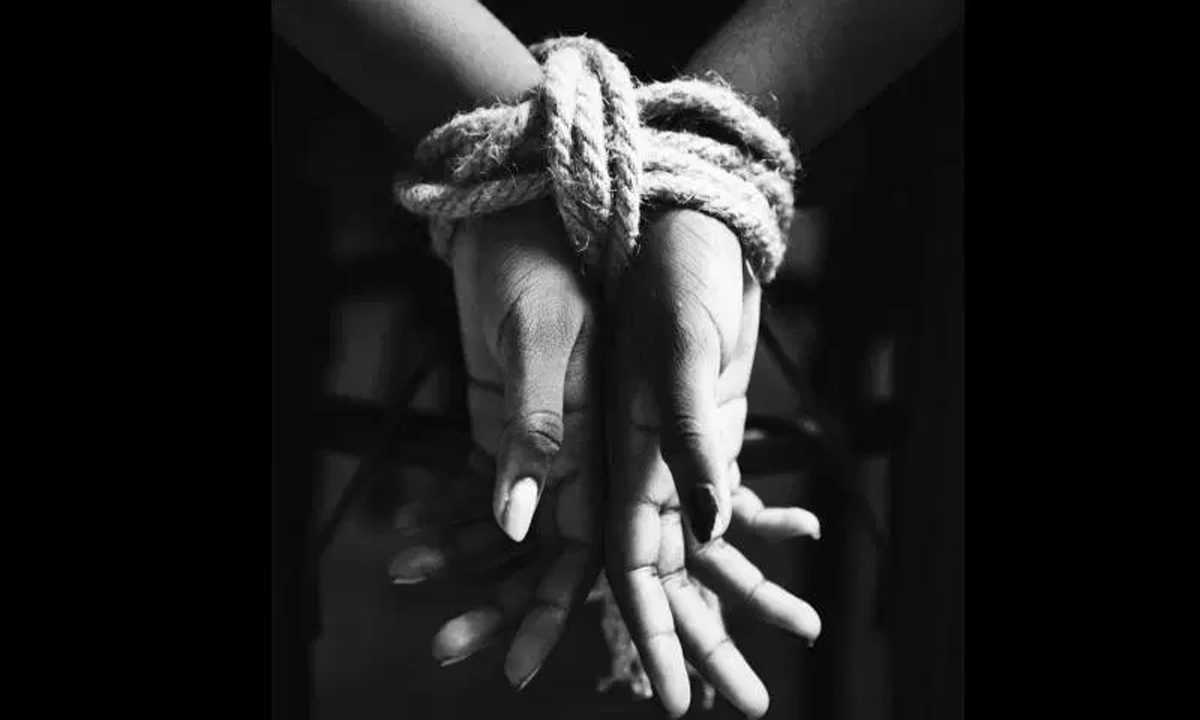 चचेरे भाई के अपहरण में किया सहयोग, महिला और उसका प्रेमी गिरफ्तार