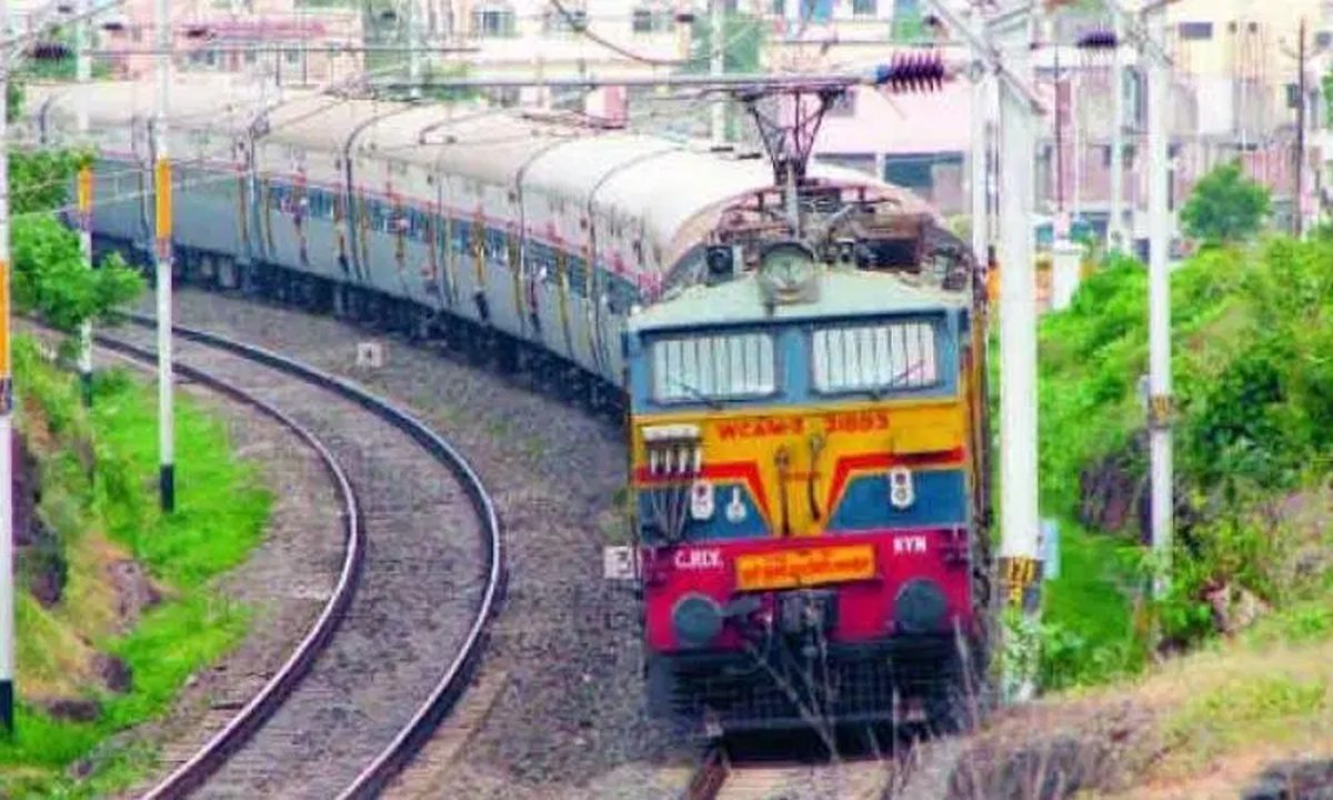 संक्रांति पर्व के लिए विशेष ट्रेनें