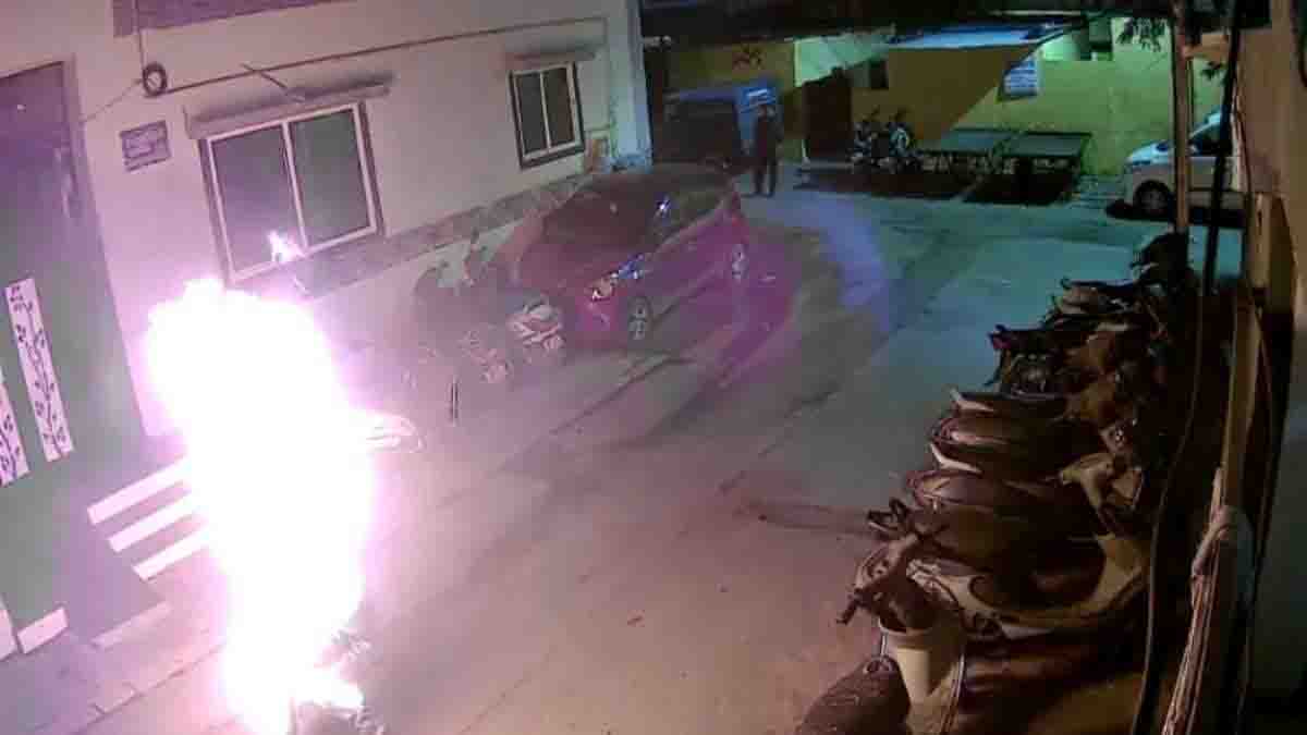 पेट्रोल डालकर युवक ने किया आत्मदाह, इलाज के दौरान युवक की मौत