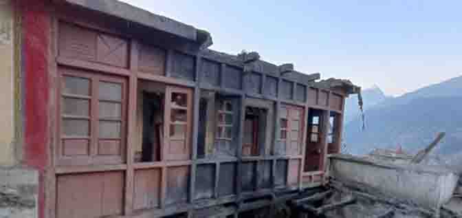 किन्नौर के कानम लोचा लबरंग बौद्ध मंदिर में आग