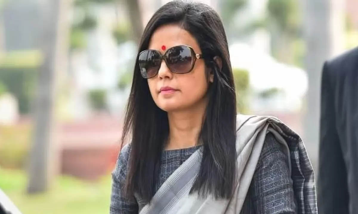 महुआ मोइत्रा को सरकारी बंगला खाली करने का नोटिस