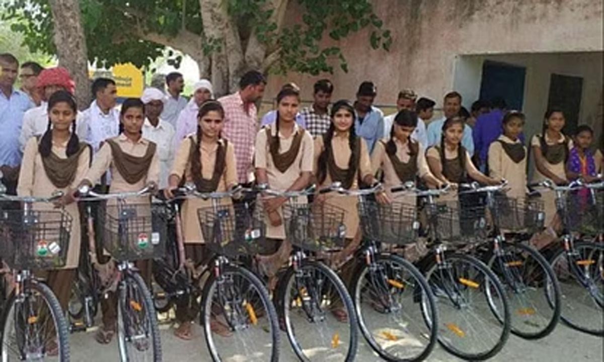ujjain : शिक्षा सत्र खत्म होने को, 1,725 स्कूली बच्चों को नहीं मिली साइकिल