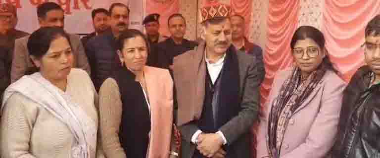 बिजली की समस्या लेकर, मंत्री धर्माणी ने सुना जनता का दर्द