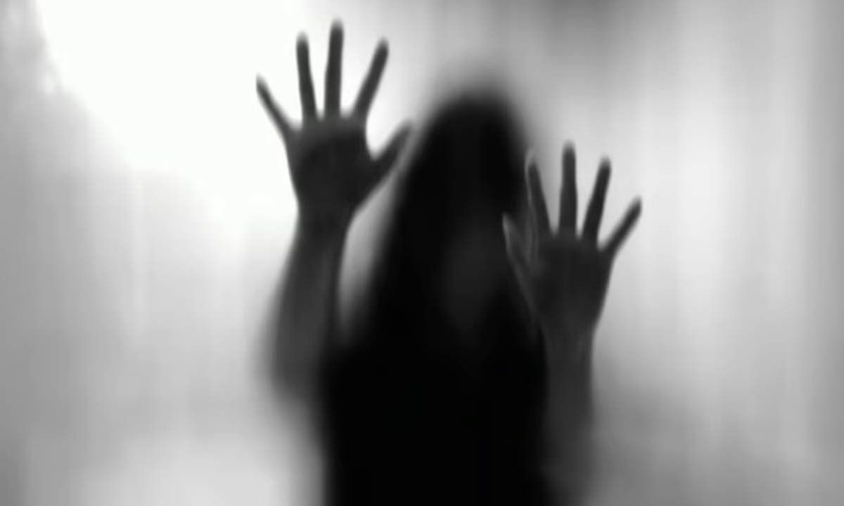 21 वर्षीय छात्रा ने हॉस्टल के कमरे में लगाई फांसी, जाँच शुरू