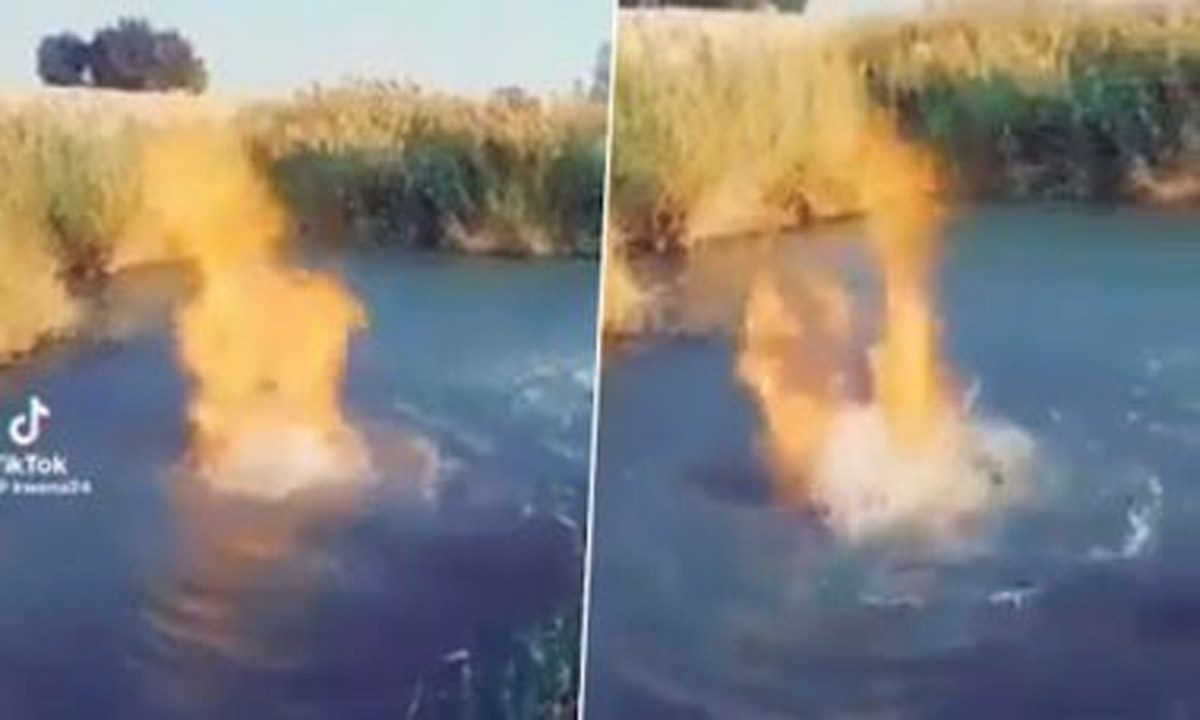 नदी के खौलते हुए पानी से निकलती दिखीं आग की लपटें, देखें VIDEO
