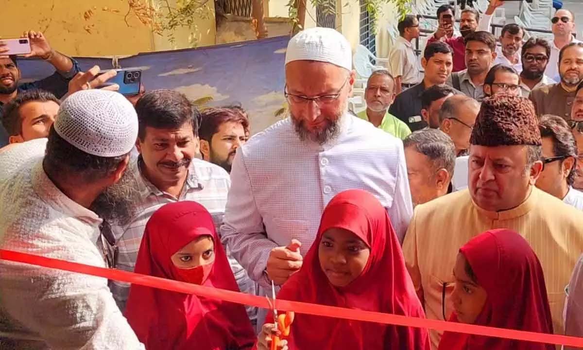 असद ने आजमपुरा सरकारी स्कूल की नई इमारत की आधारशिला रखी