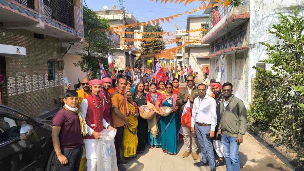 दान में मिले अनाज को हसदेव के लिए किए दान