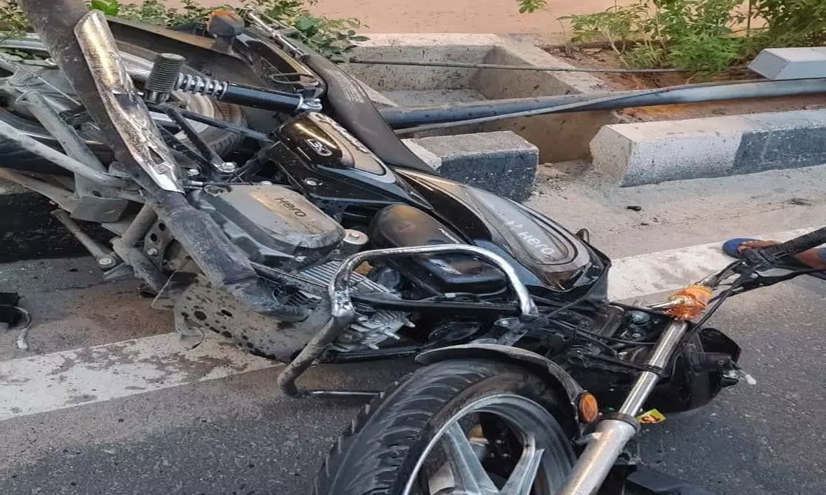 तेज़ रफ़्तार कार ने ले ली HCU कर्मचारी की जान