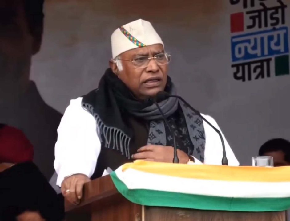 देहरादून पहुंचे कांग्रेस अध्यक्ष मलिकार्जुन खड़गे ने कहा, मोदी विष्णु के 11वें अवतार बनने की कर रहे कोशिश