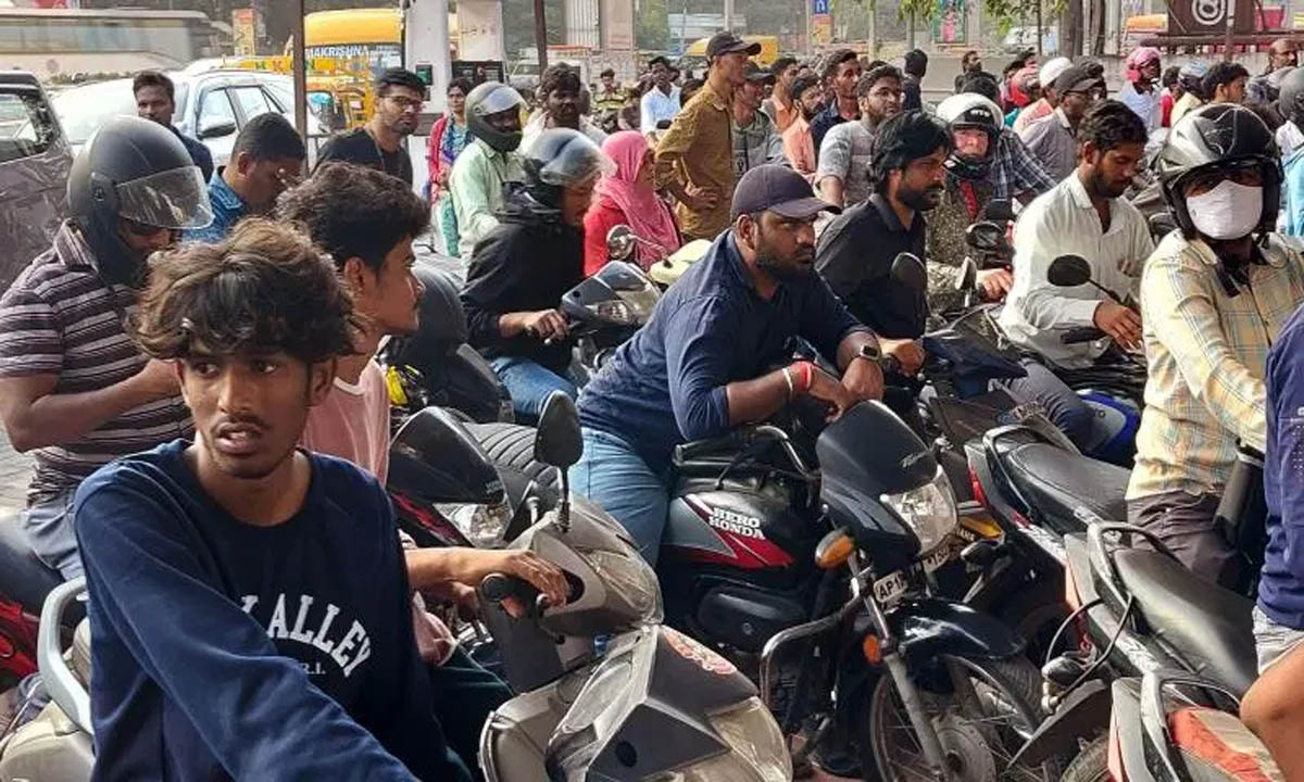 ट्रक चालक हड़ताल वापस लेने पर सहमत होने पर राहत