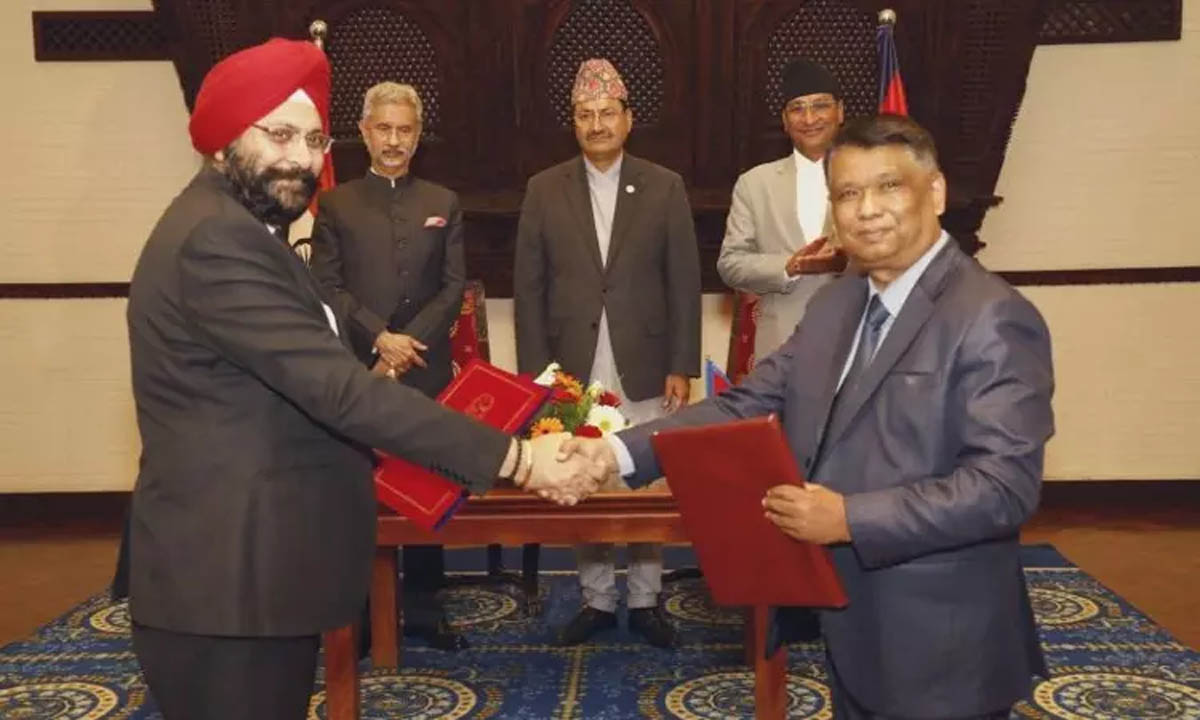 नेपाल, भारत ने द्विपक्षीय संबंधों की समीक्षा की, कई समझौतों पर किये हस्ताक्षर