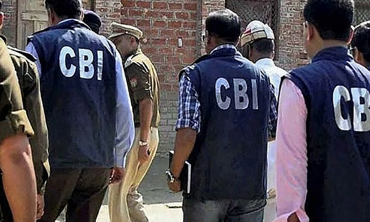 CBI ने 8 लाख रिश्वत मामले में 2 सरकारी अधिकारियों सहित 3 को गिरफ्तार किया