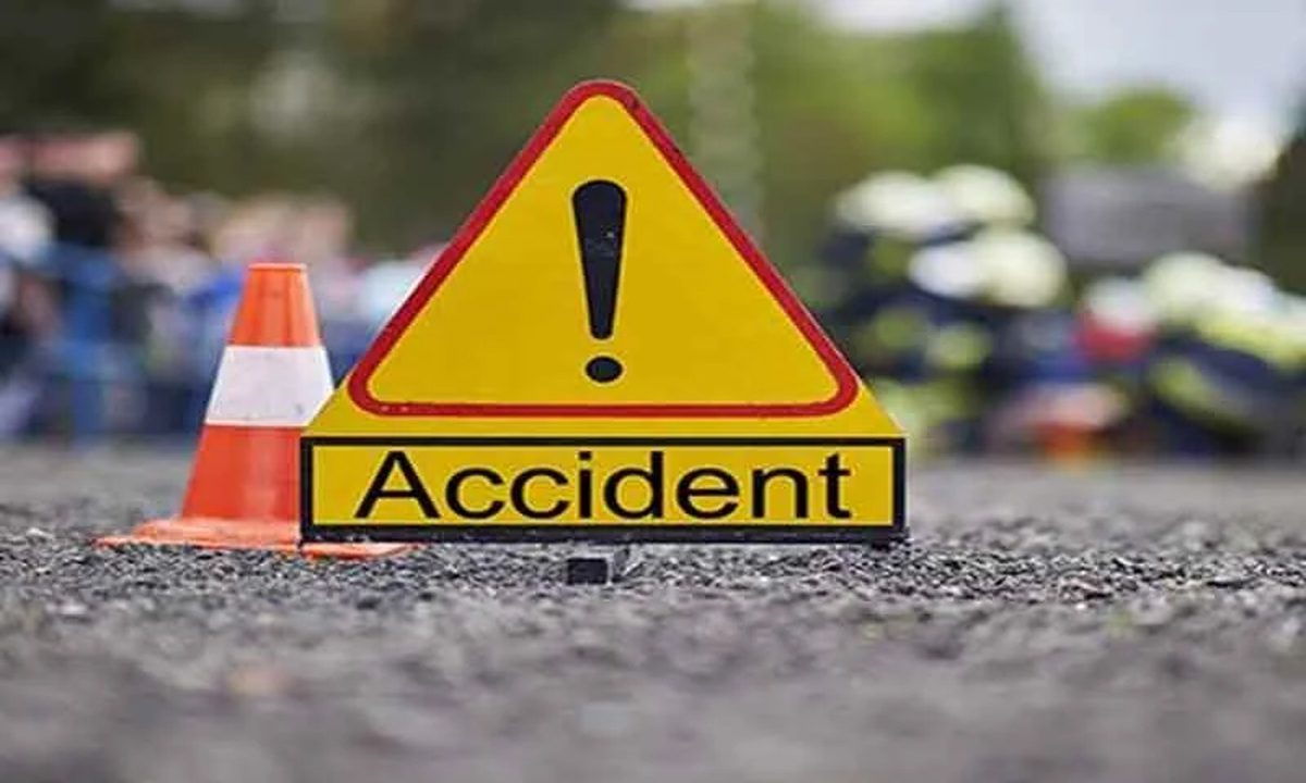 ट्रैक्टर खाई में गिरा, चालक की मौत