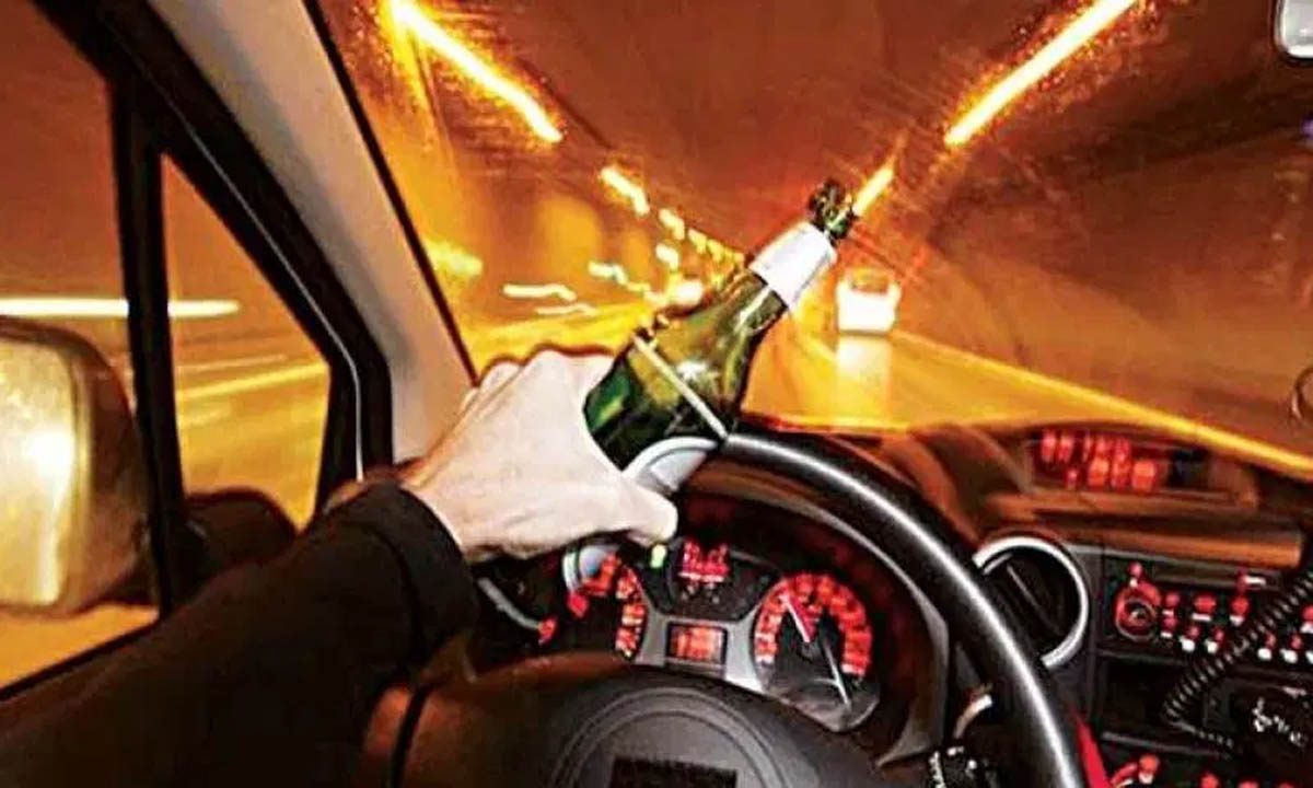 नशे में गाड़ी चलाने के 3,200 से अधिक मामले सामने आए