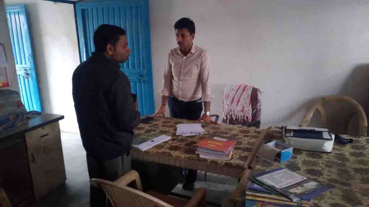 एसडीएम वासु जैन ने मतदाता कार्यों का निरीक्षण किया