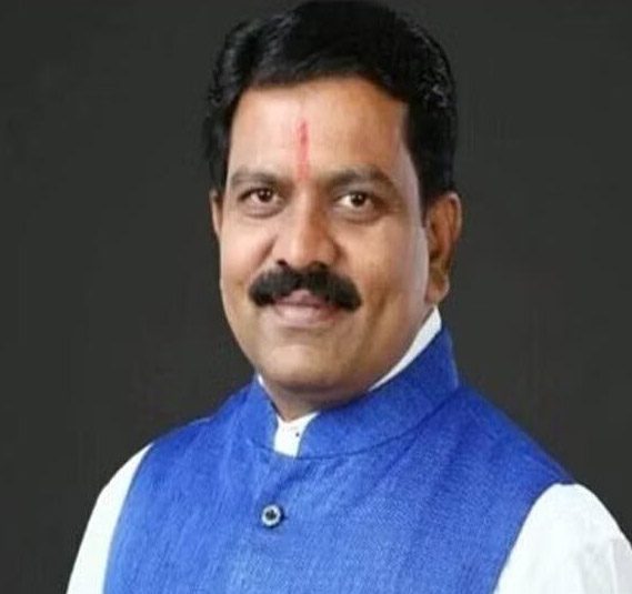 गृहमंत्री विजय शर्मा एक्शन मोड में, यात्रियों से बदसलूकी करने वाले टैक्सी ड्राइवर जाएंगे जेल