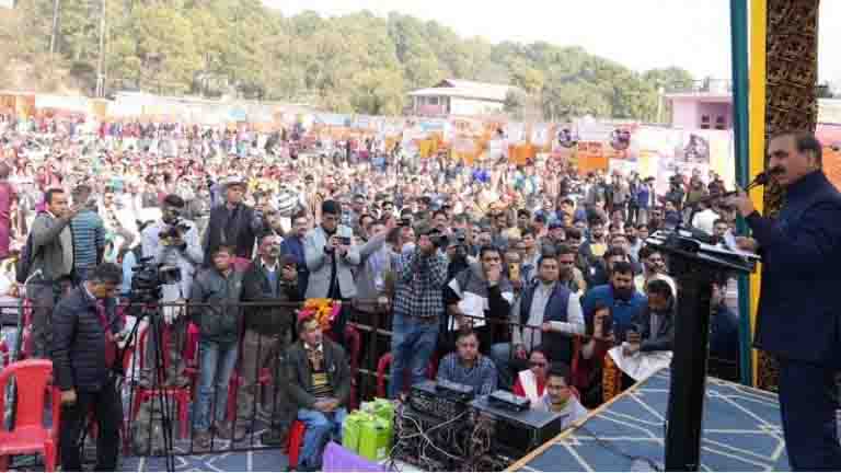 सरकार गांव के द्वार कार्यक्रम में बोले अनाथ बच्चे