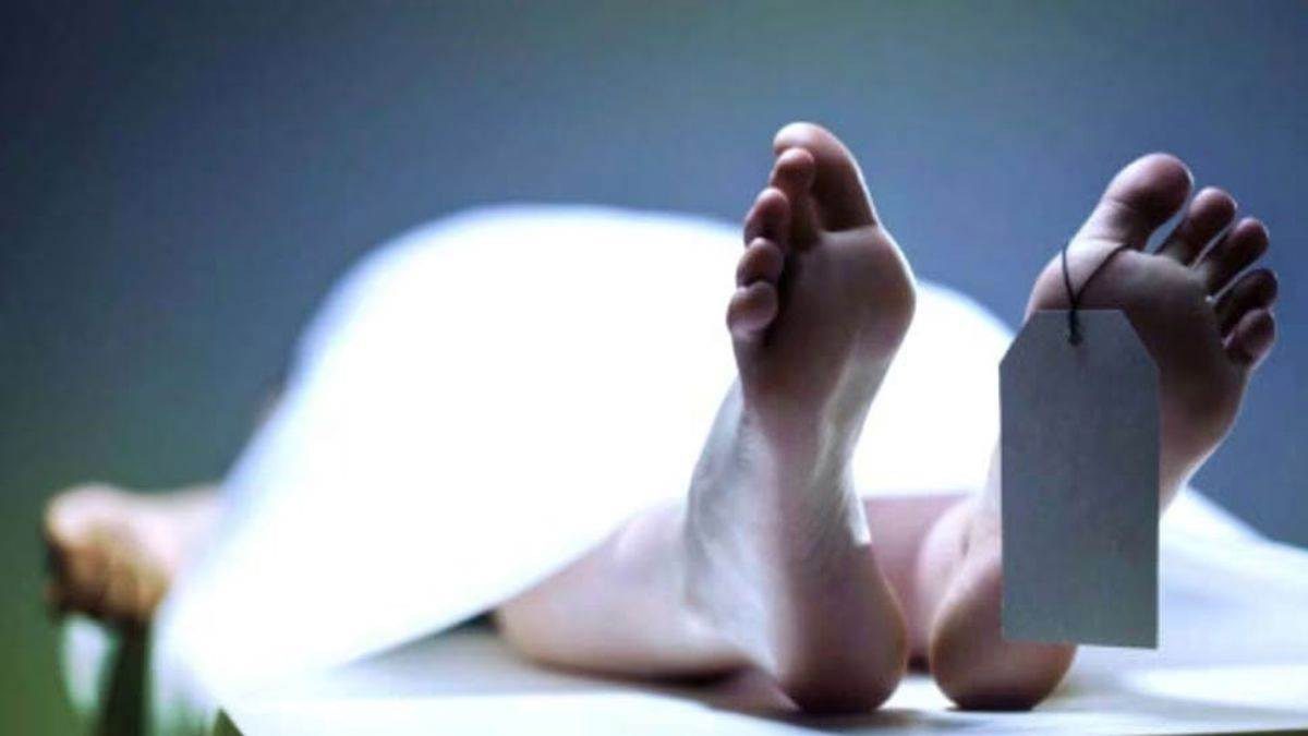 हवन कुंड के सामने सुसाइड, हथियार लेकर पहुंचा युवक फिर काट दी अपनी गर्दन