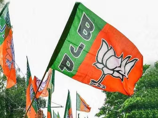 अपराधी और दागदार बीजेपी नेताओं से दूरी बनाने की तैयारी में पार्टी