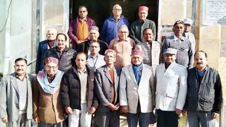 पेंशनरों ने सरकार से पूछा, कब मिलेगा पिछला बकाया