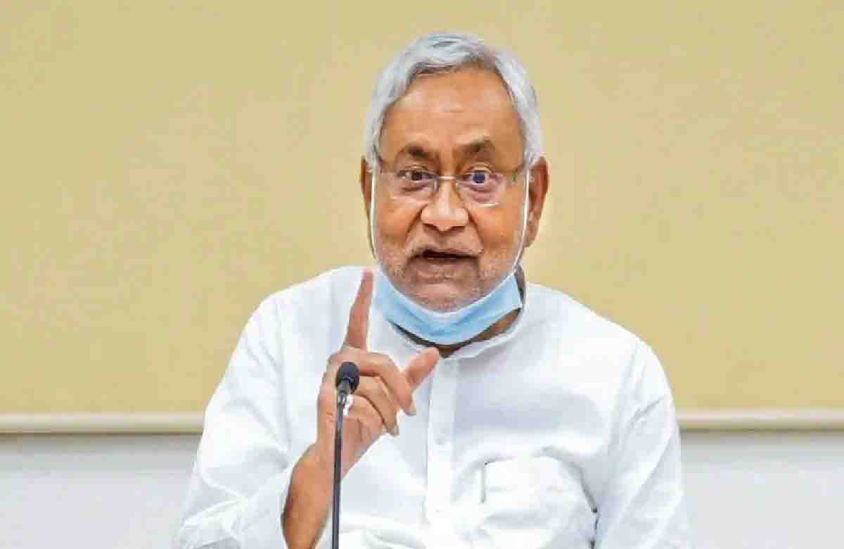 नीतीश कुमार सीएम पद की कुर्सी से मार सकते है पलटी, जल्द दे सकते है इस्तीफा