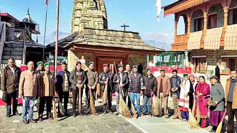 रामपुर बुशहर में चलाया स्वच्छता अभियान