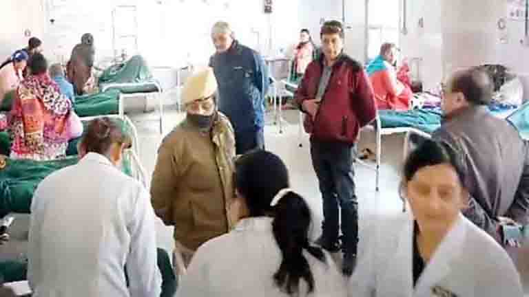 वार्डों में सीलन, लैब में रिकॉर्ड नहीं