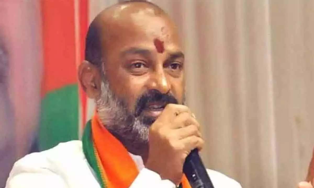 बंदी संजय ने कालेश्वरम परियोजना में सीबीआई जांच नहीं मांगने पर कांग्रेस से सवाल किया