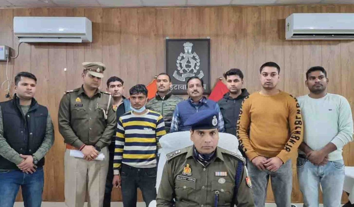 बदमाशों ने पुलिस से किया मुठभेड़, 25 हज़ार का इनामी बदमाश गिरफ्तार