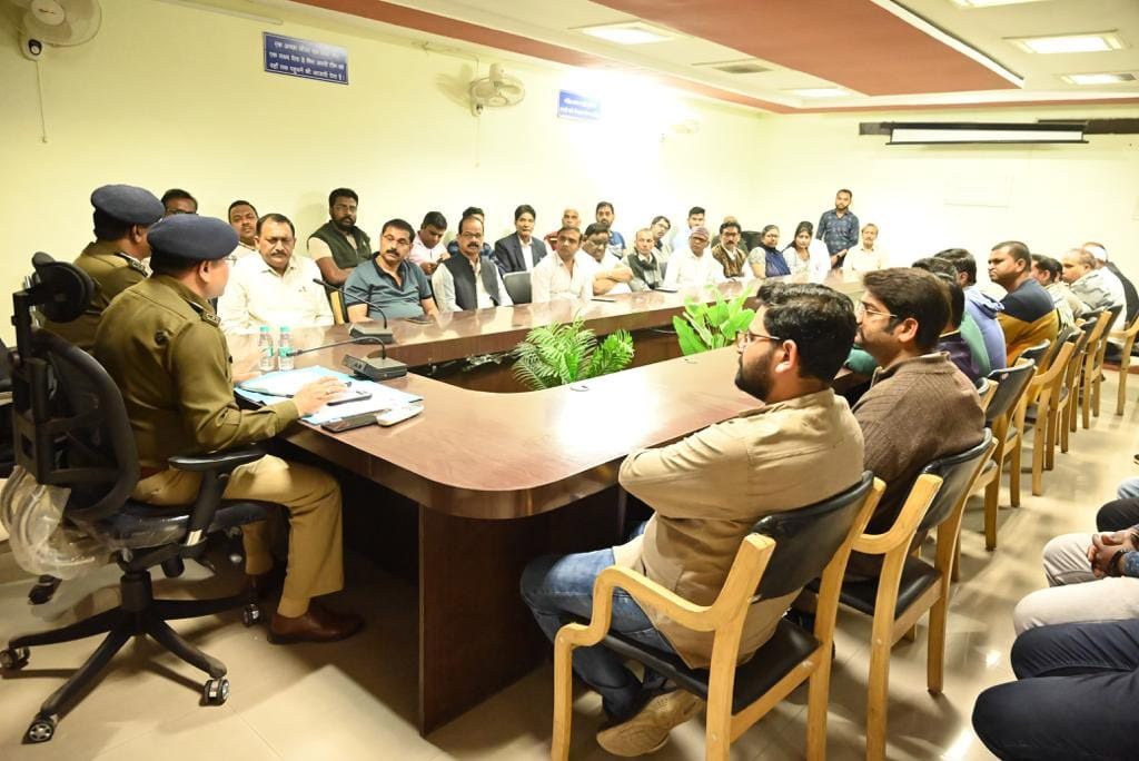 बिना डॉक्टरी सलाह के ना बेचे प्रतिबंधित दवाई, मेडिकल संचालकों को एसपी ने दी चेतावनी