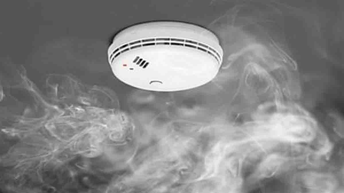 ट्रेनों में आगजनी से बचने के लिए लगेंगे स्मोक डिटेक्शन सिस्टम