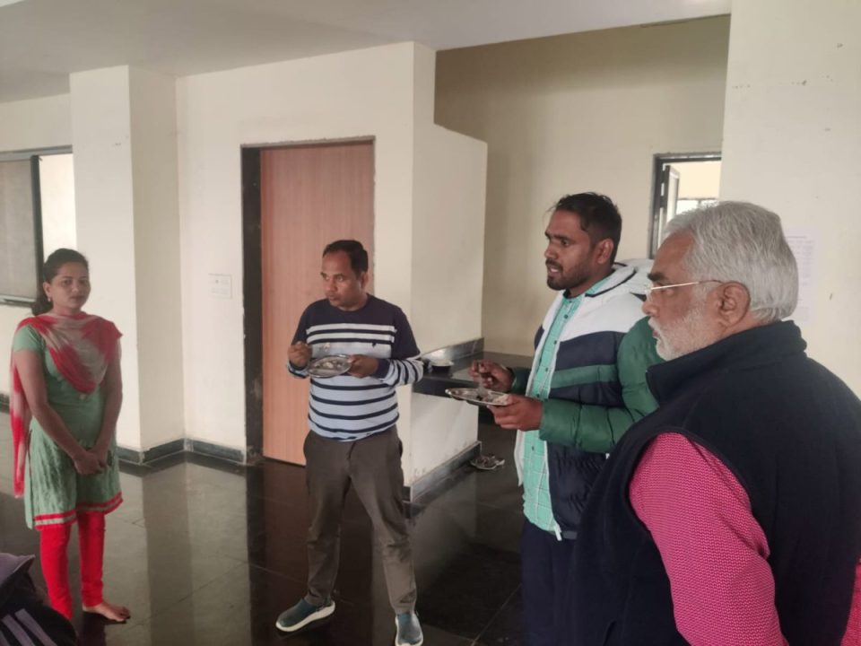 रायपुर कलेक्टर ने की नवगुरुकुल हॉस्टल की जांच