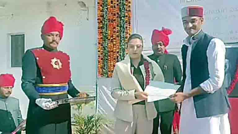 रितु नेगी और राकेश कुमार को महाराजा सिरमौर सम्मान