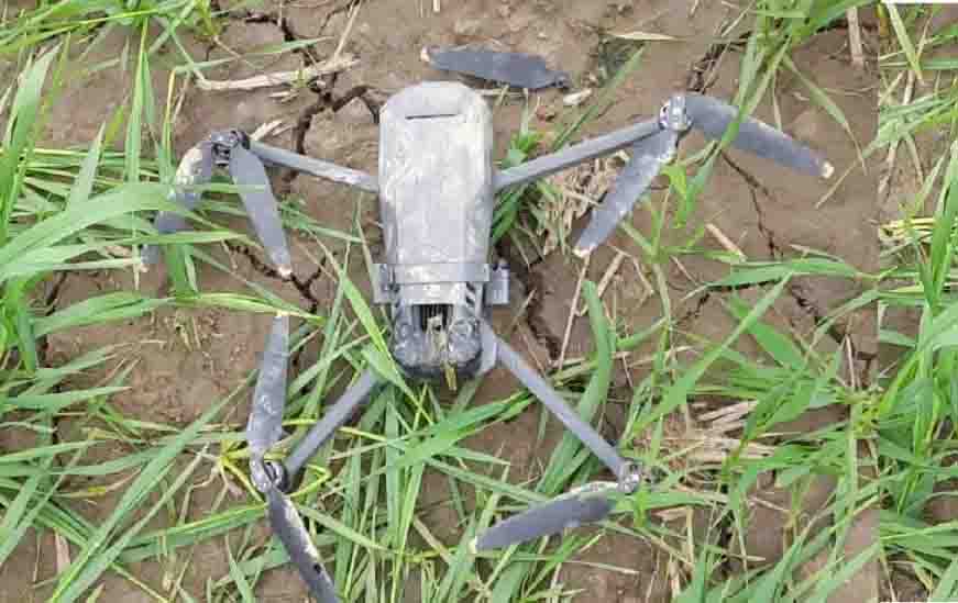 लाखों की ड्रग तस्करी करने वाले ड्रोन को बीएसएफ ने पकड़ा