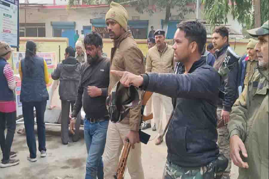 3 युवकों को भीड़ ने बेरहमी से पीटा, 2 लोगों की मौत
