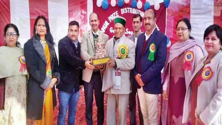 गल्र्ज स्कूल पपरोला की छात्राओं को मिला सम्मान