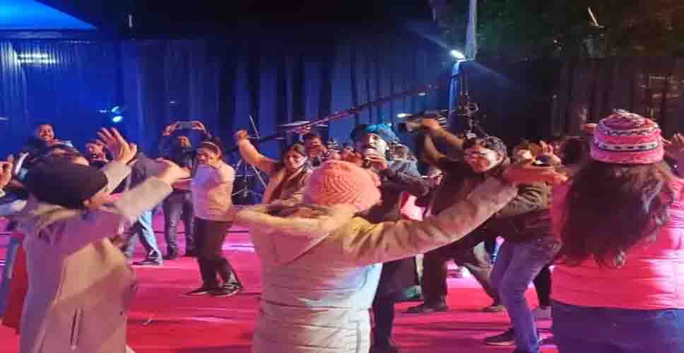 रंगारंग प्रस्तुतियों के साथ ठंडी वादियां के साथ शुरू हुआ शरद महोत्सव