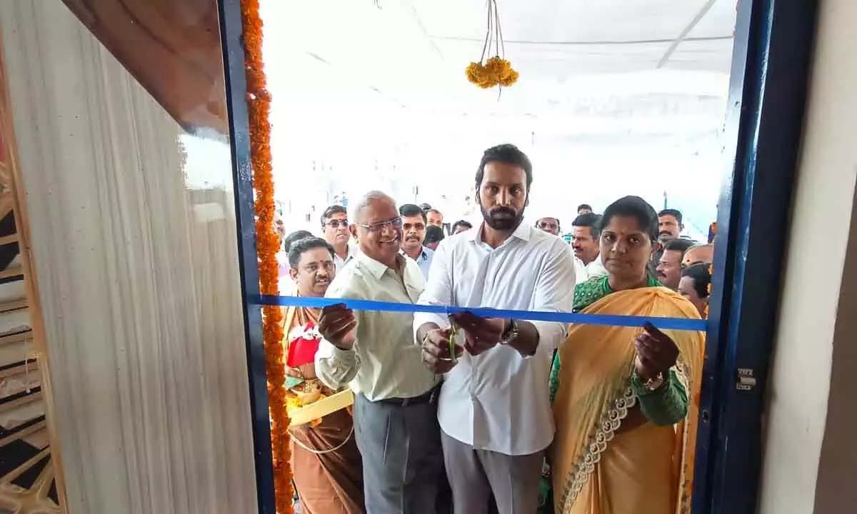 नंदयाल विधायक ने नए बिजली सब स्टेशन का उद्घाटन किया
