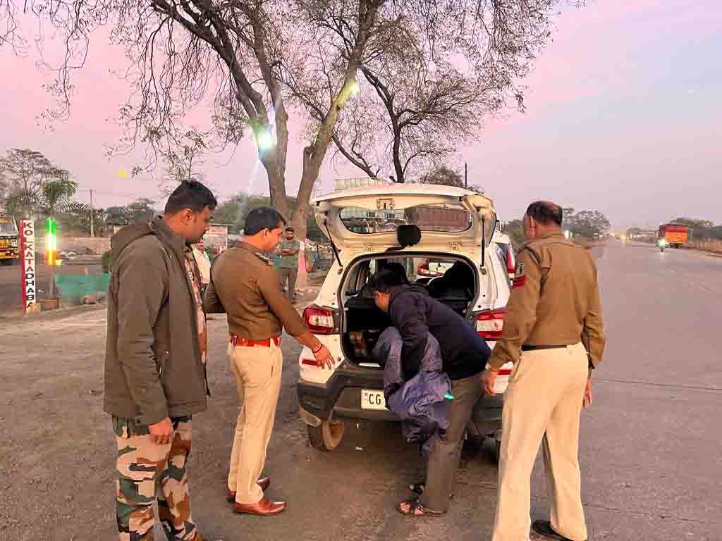 कोतरारोड़ पुलिस ने प्रेसर हार्न लगे वाहनों का काटा चालान