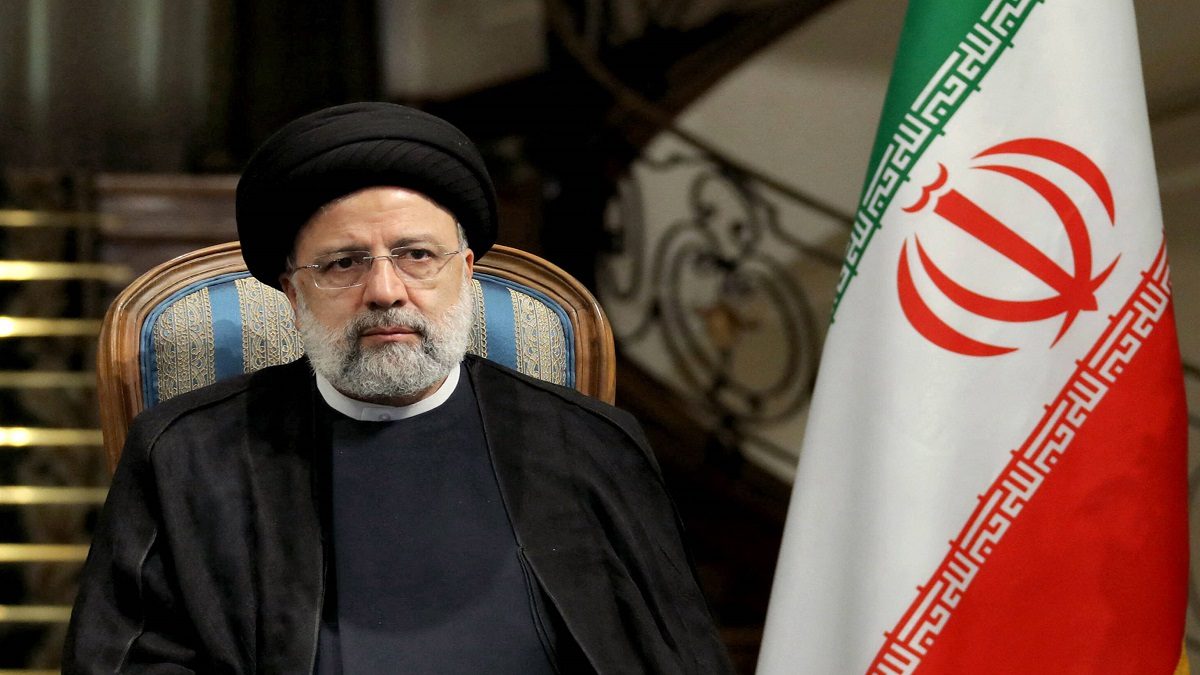 Iran's President emphasizes on coordination with Pakistan for security of common border