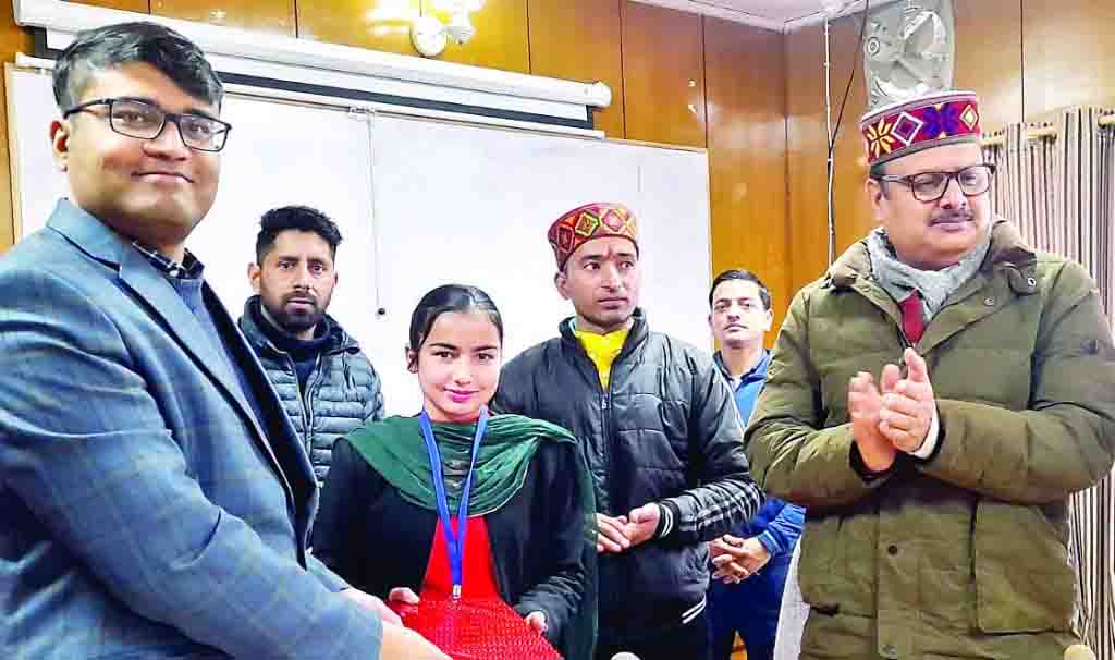 भरमौर में लोकतंत्र के प्रति निष्ठा की शपथ